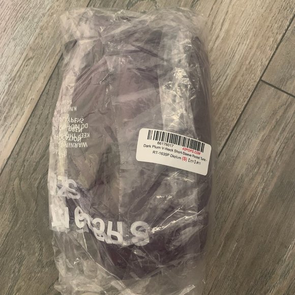 NWT ZENANA PREMIUM V-NECK SHORT SLEEVE POCKET TUNIC DARK PLUM SMALL - Picture 2 of 4